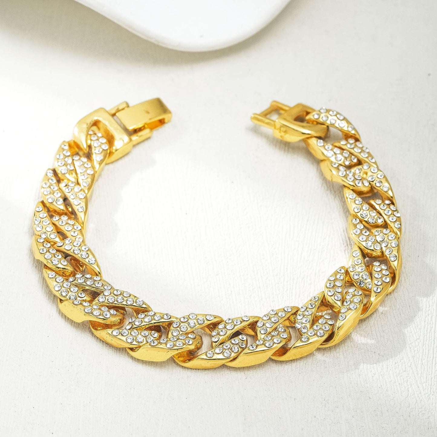 Pulsera clásico con encanto atemporal