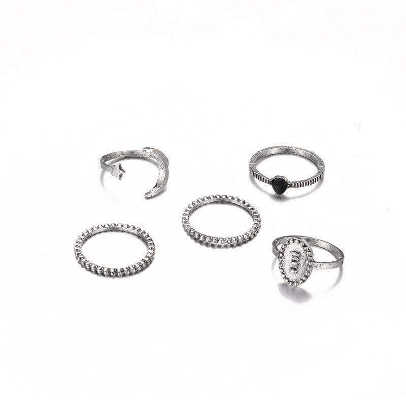 Anillo clásico con encanto atemporal