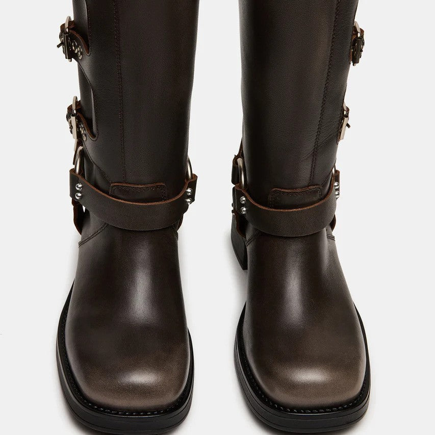 Botas ortopédicas elegantes para un look moderno