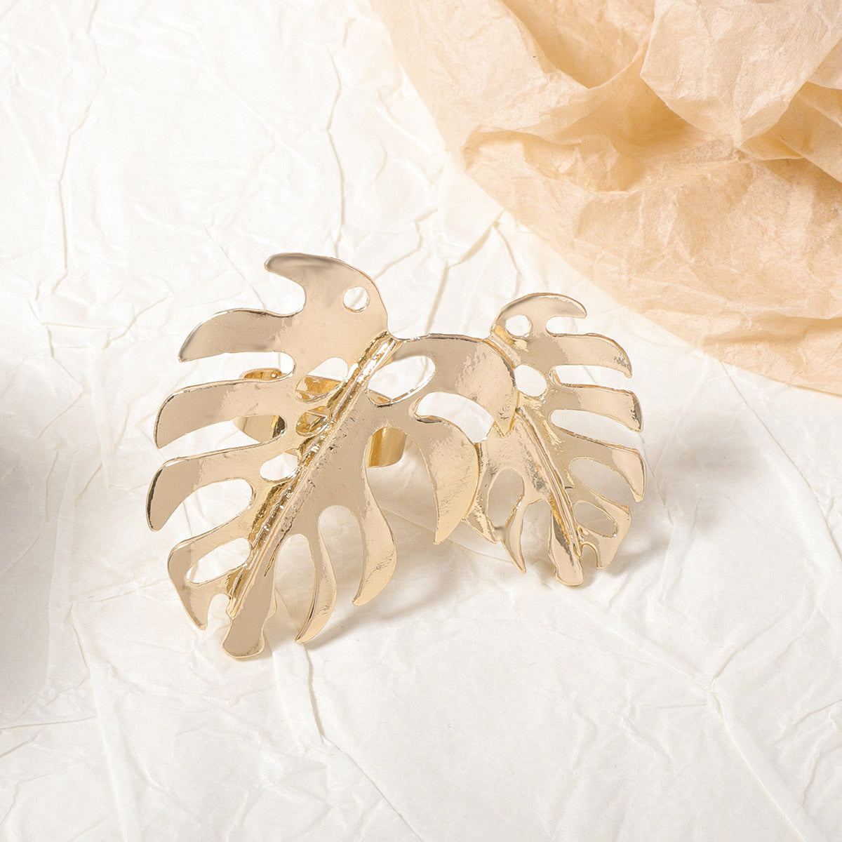 Anillo clásico con encanto atemporal