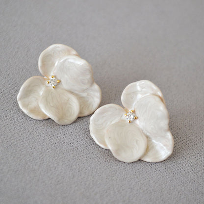 Pendiente clásico con encanto atemporal