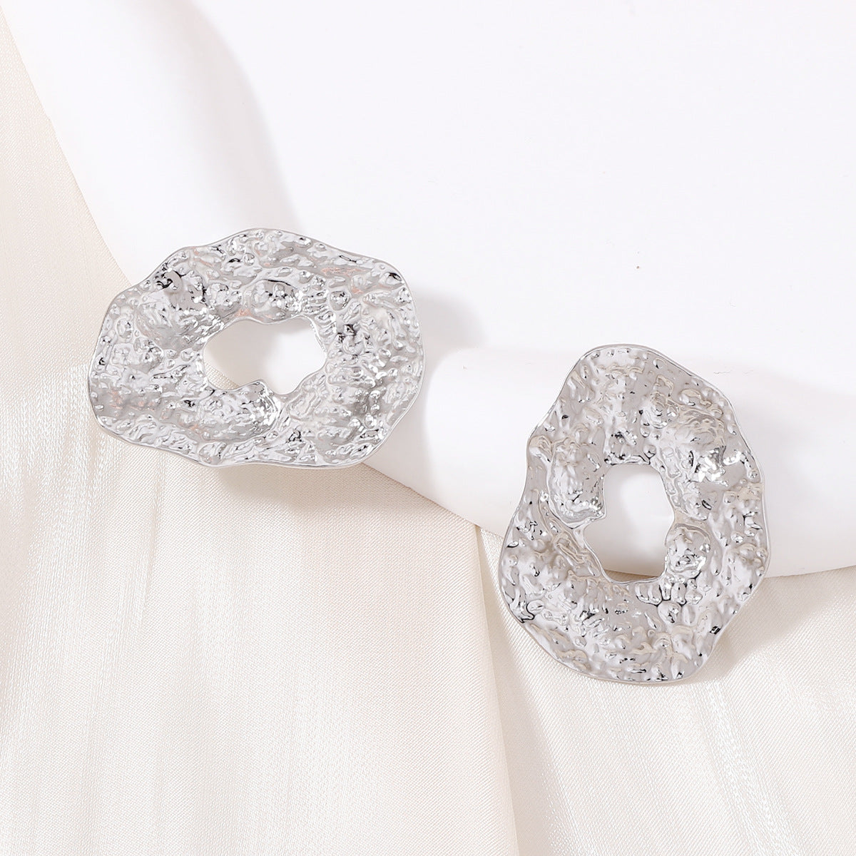 Pendiente clásico con encanto atemporal