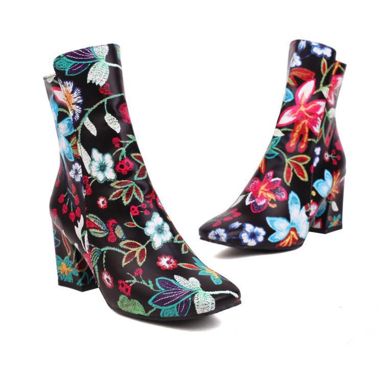 Botas Ortopédicos de Inspiración Vintage