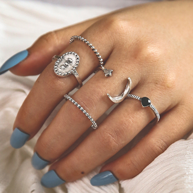 Anillo clásico con encanto atemporal