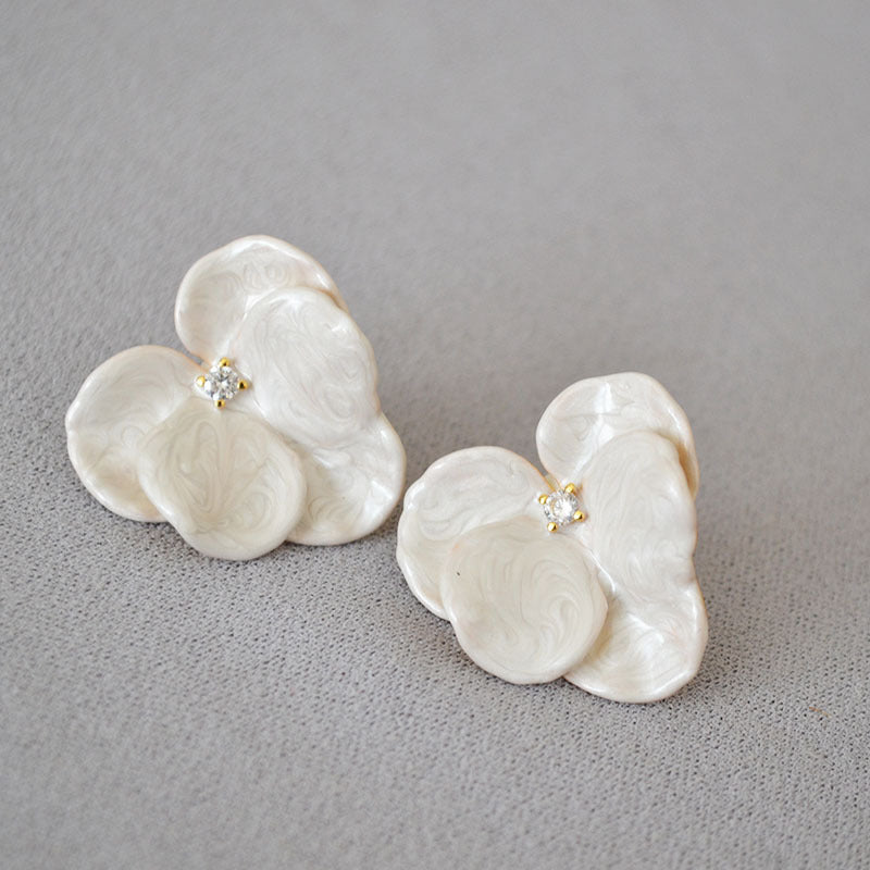 Pendiente clásico con encanto atemporal