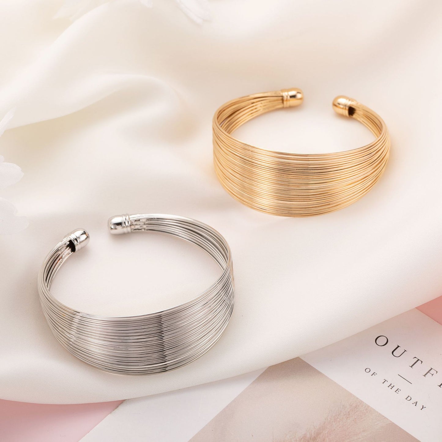 Pulsera clásico con encanto atemporal