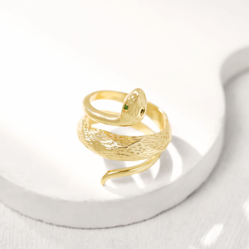 Oro Anillo hermoso con estilo único