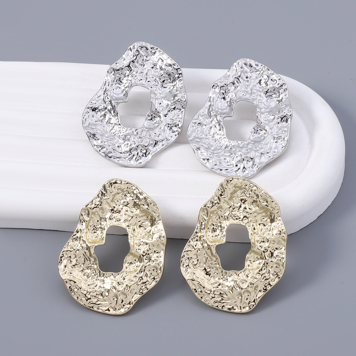 Pendiente clásico con encanto atemporal