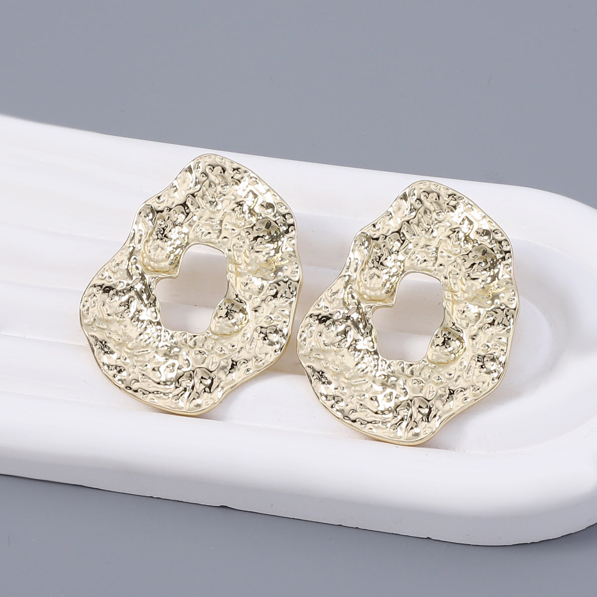 Pendiente clásico con encanto atemporal