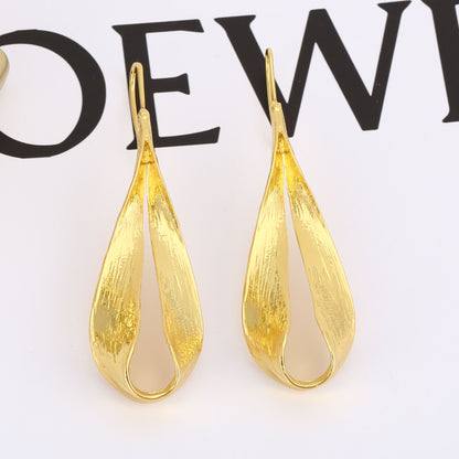 Oro Pendiente artesanal delicado