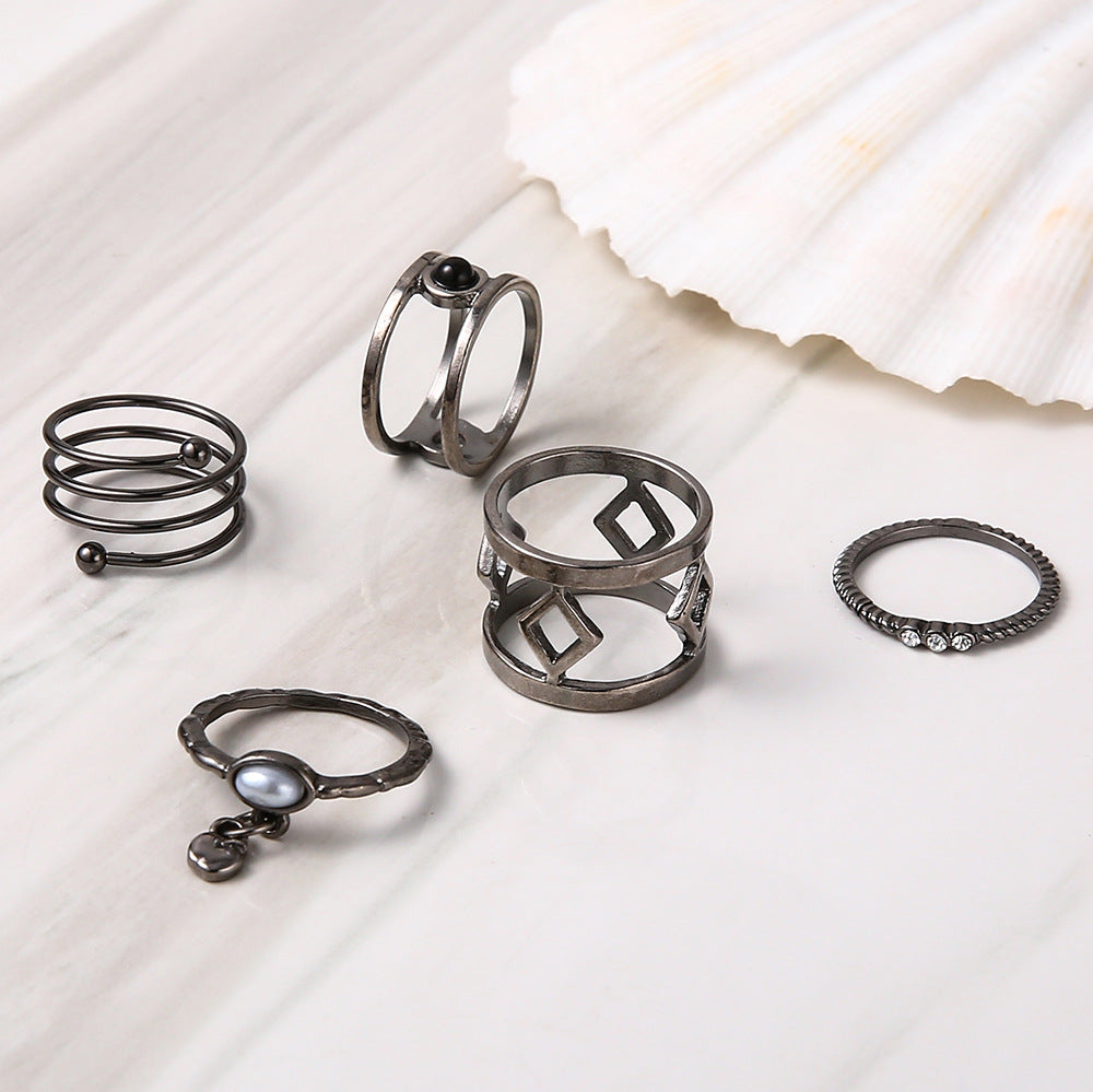 Anillo clásico con encanto atemporal