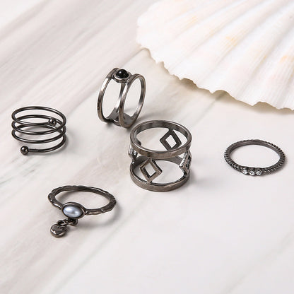 Anillo clásico con encanto atemporal