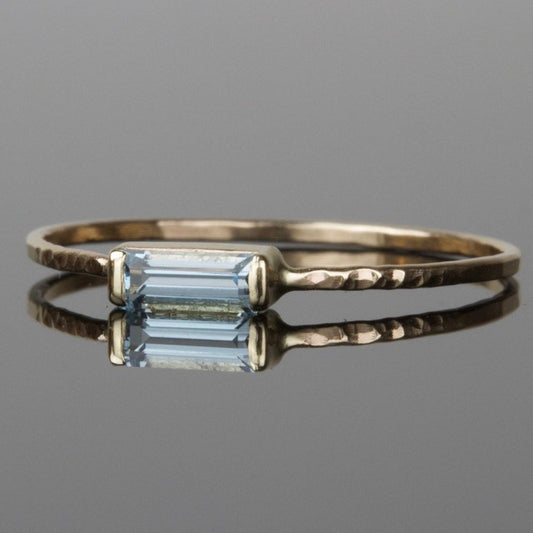 Oro Anillo artesanal delicado