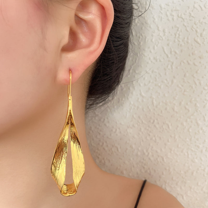 Oro Pendiente artesanal delicado