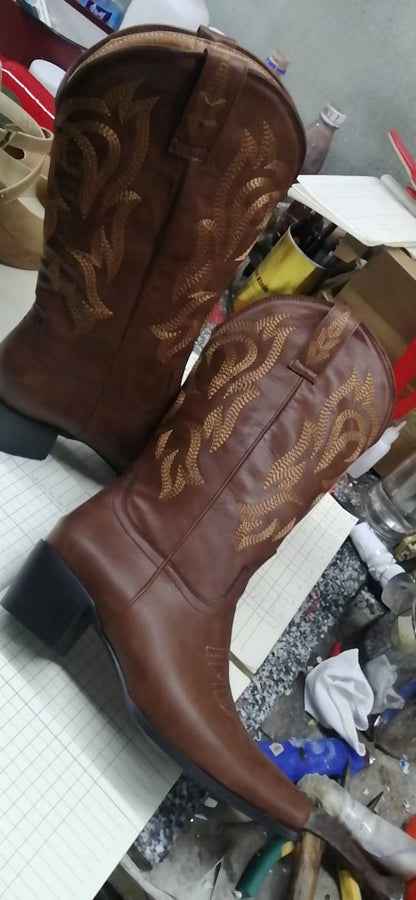 Botas ortopédicas de inspiración vintage