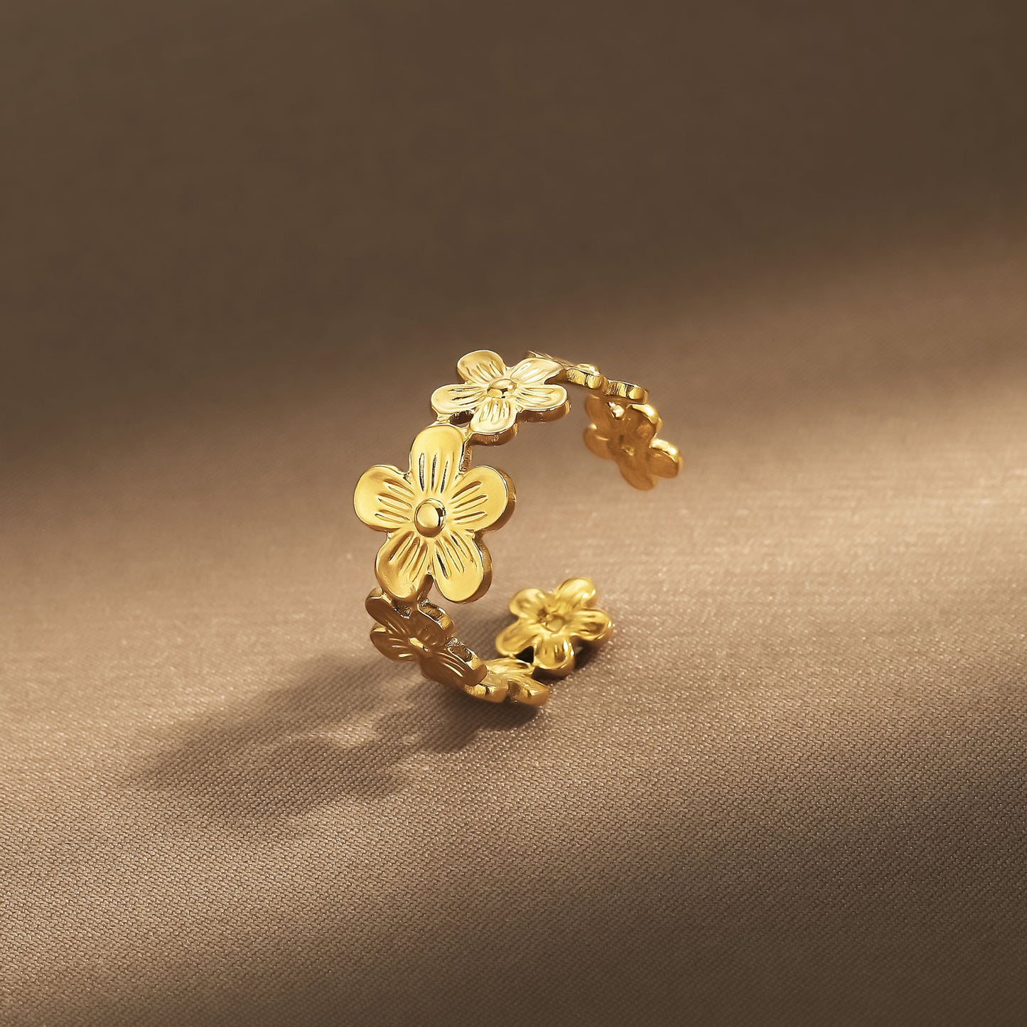 Oro Anillo hermoso con estilo único