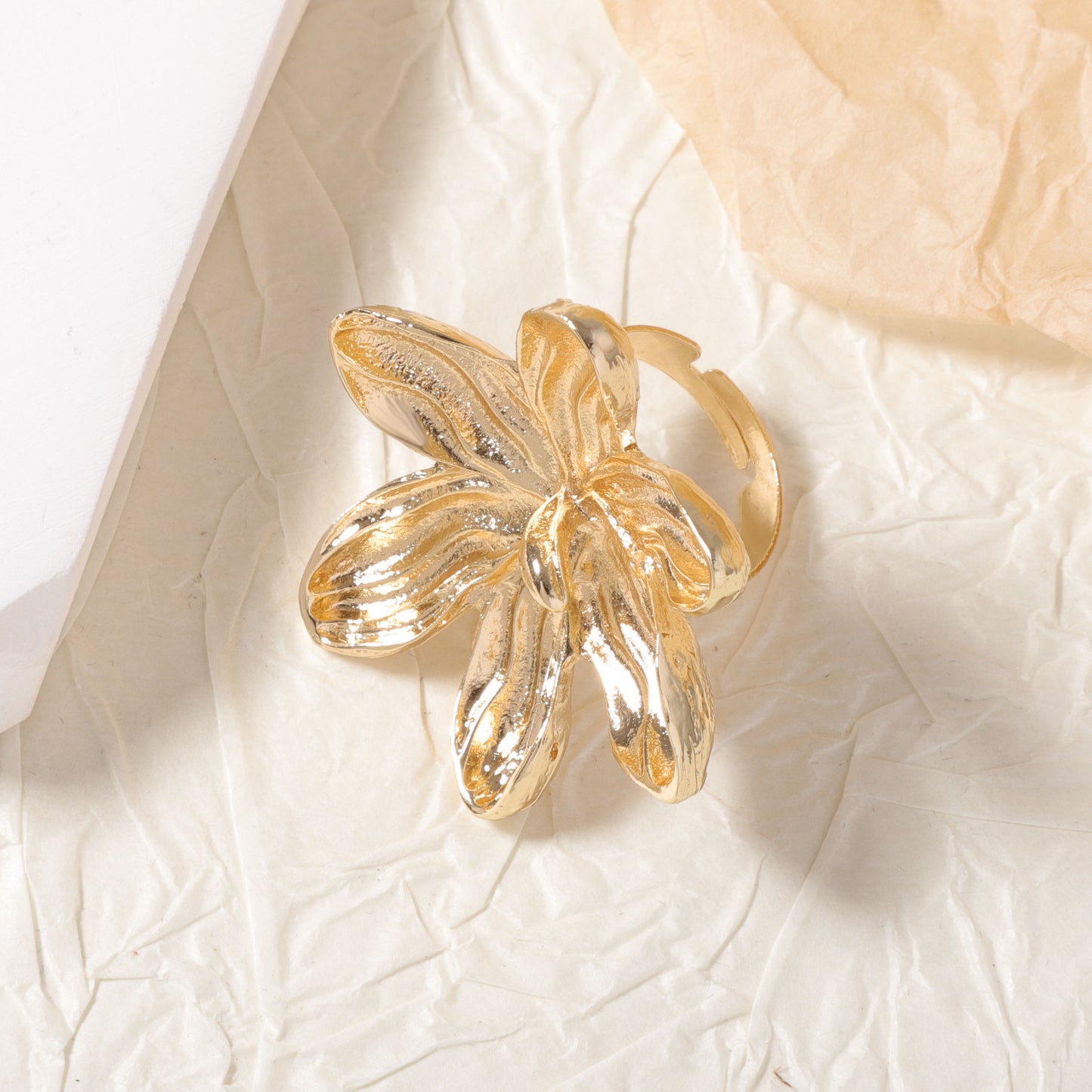 Anillo hermoso con estilo único