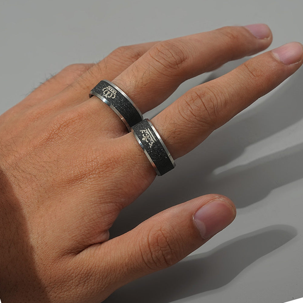 Anillo clásico con encanto atemporal