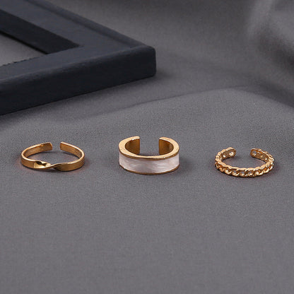 Anillo clásico con encanto atemporal