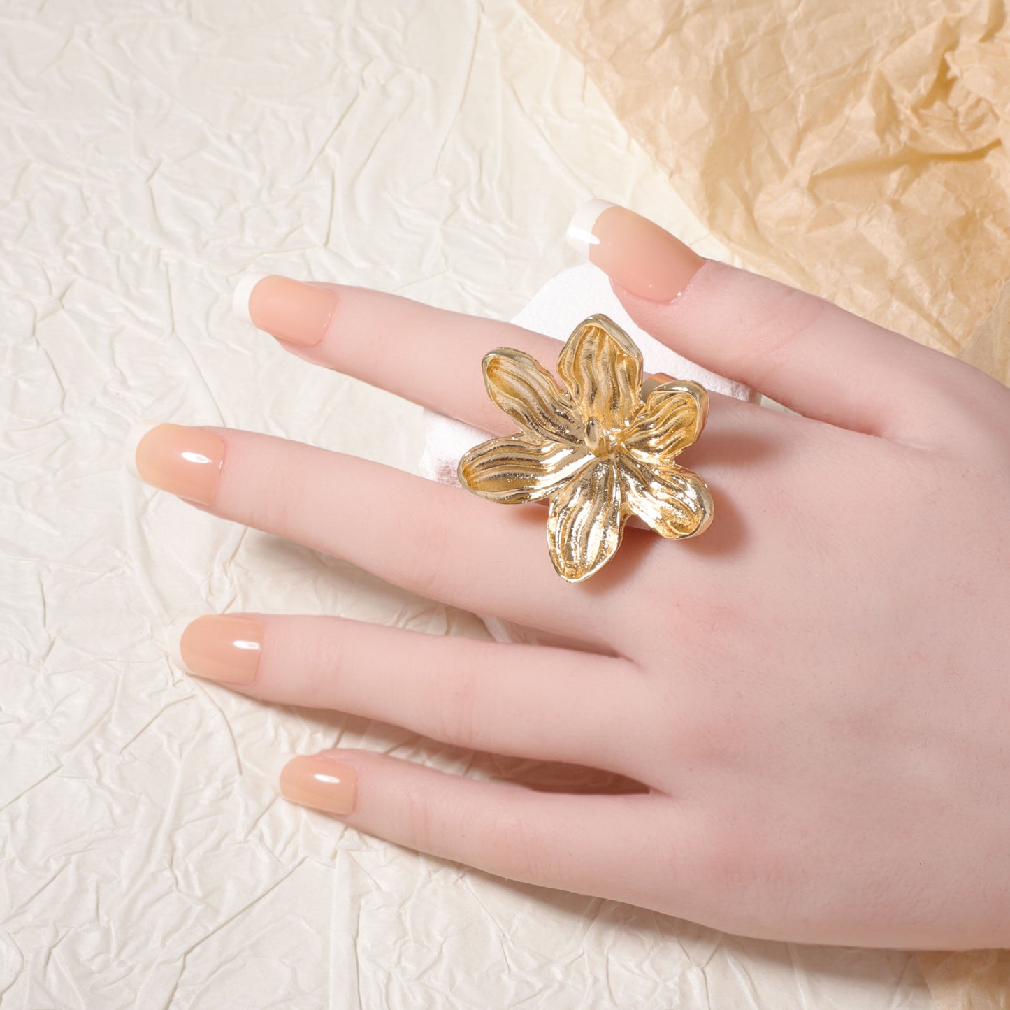 Anillo hermoso con estilo único