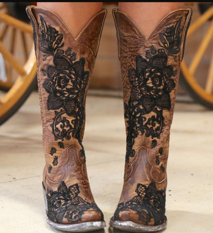 Botas Ortopédicos de Inspiración Vintage
