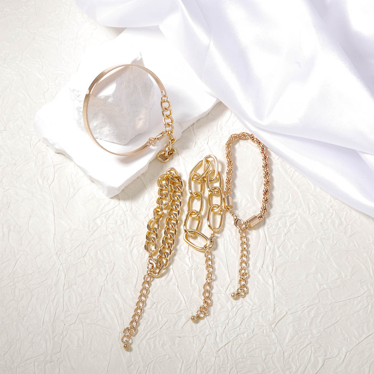 Pulsera clásico con encanto atemporal