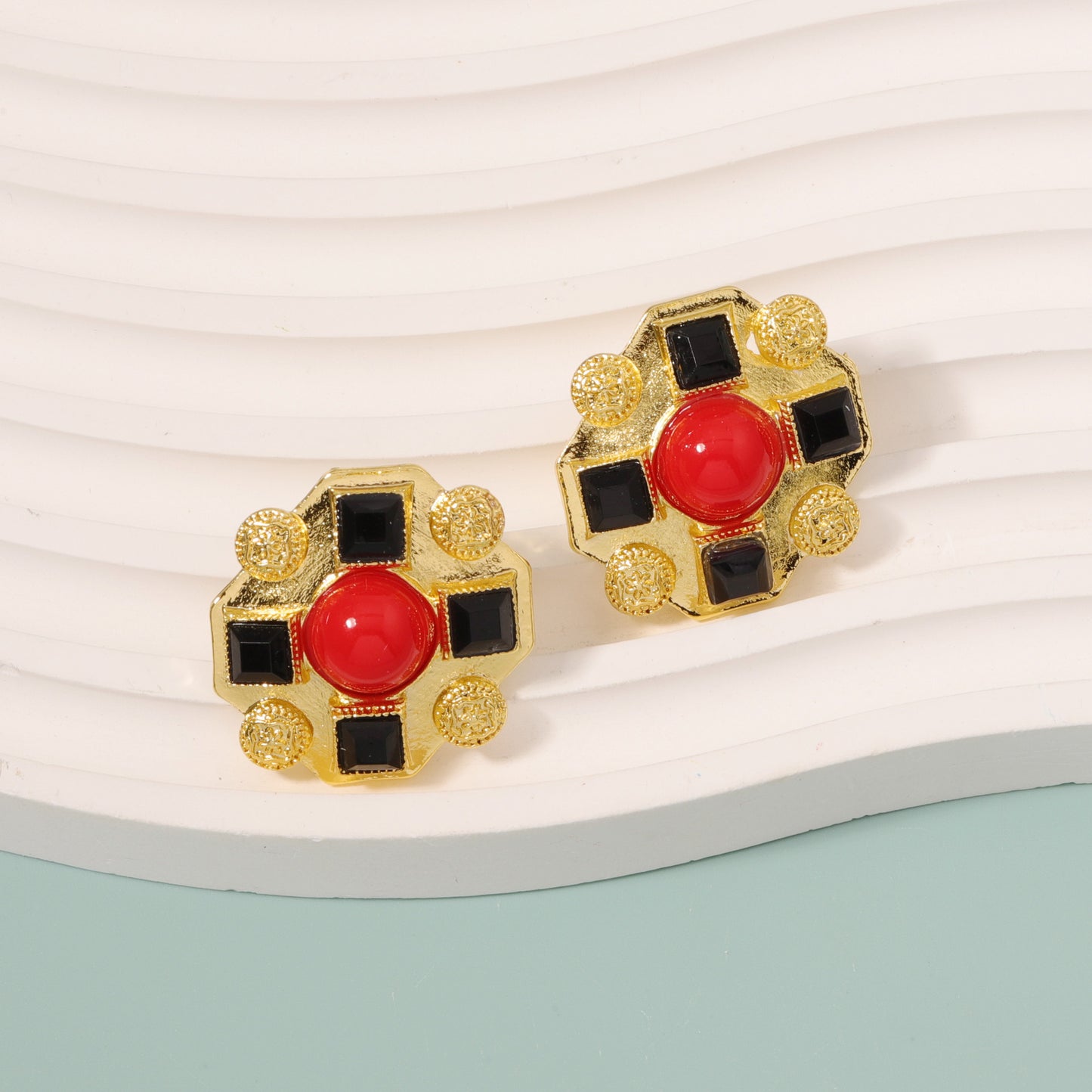 Pendiente clásico con encanto atemporal