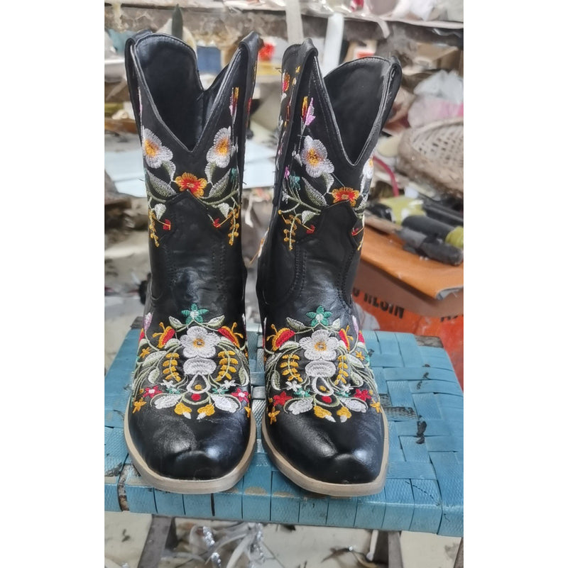 Botas Ortopédicos Clásicos con Estilo Atemporal