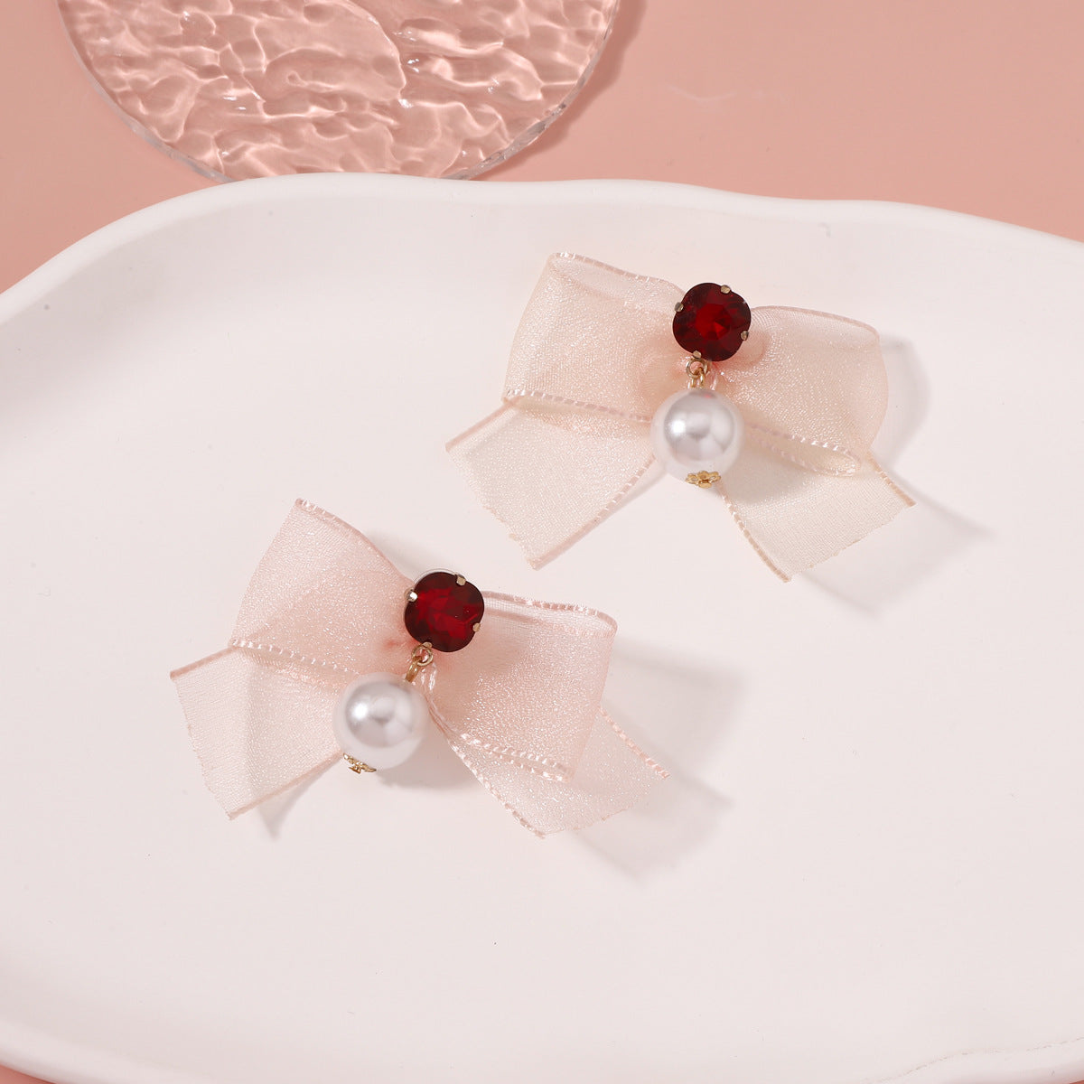 Pendiente clásico con encanto atemporal