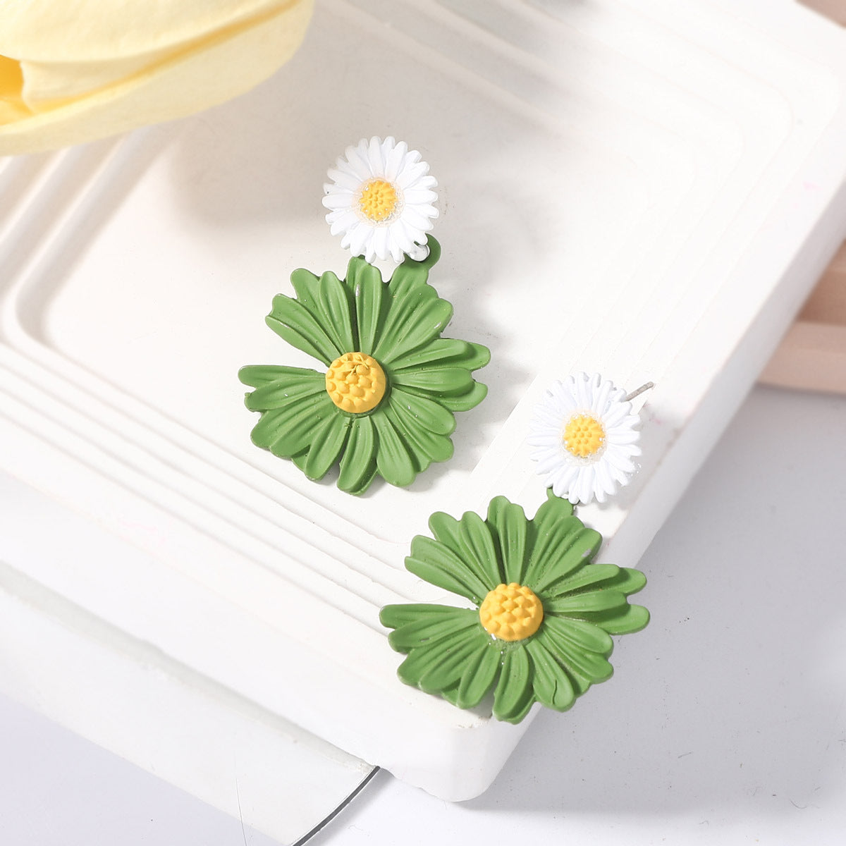 Pendiente artesanal delicado