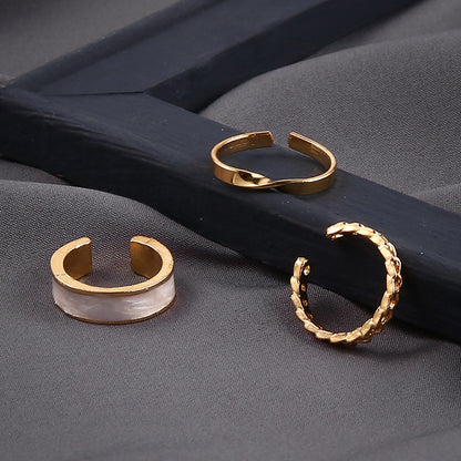 Anillo clásico con encanto atemporal