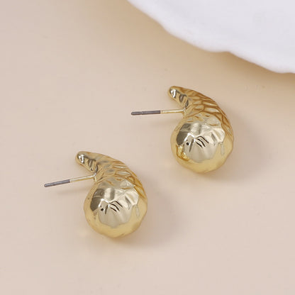 Pendiente clásico con encanto atemporal