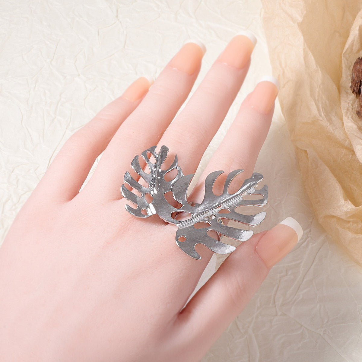 Anillo clásico con encanto atemporal