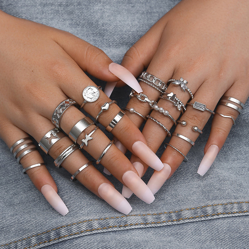 Perla Anillo clásico con encanto atemporal