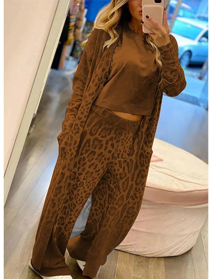 CM | Conjunto compuesto por chaleco con estampado de leopardo, bolsillo de manga larga y pantalón con cintura elástica