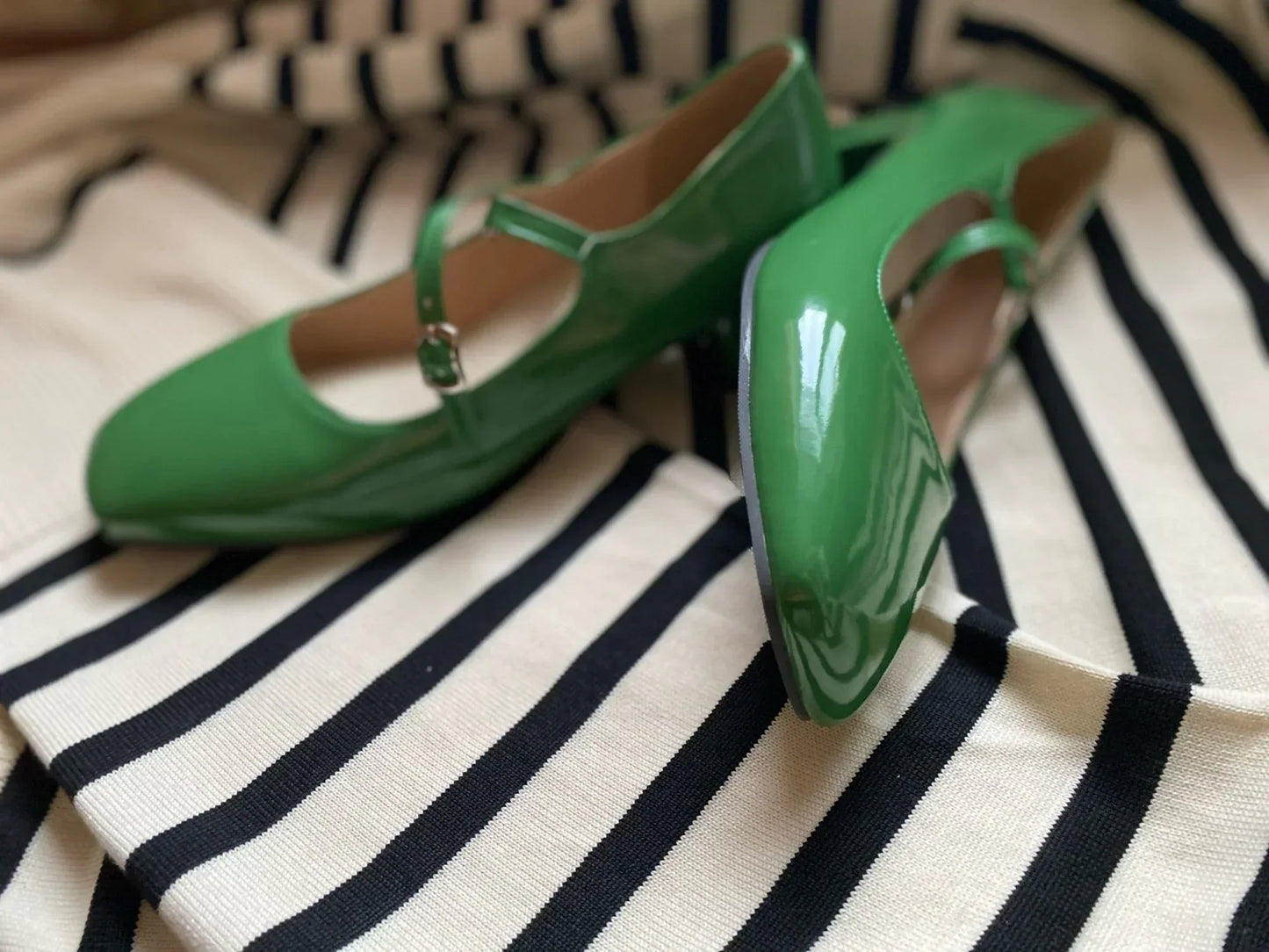 KL | Zapatos con tacón de bloque brillante