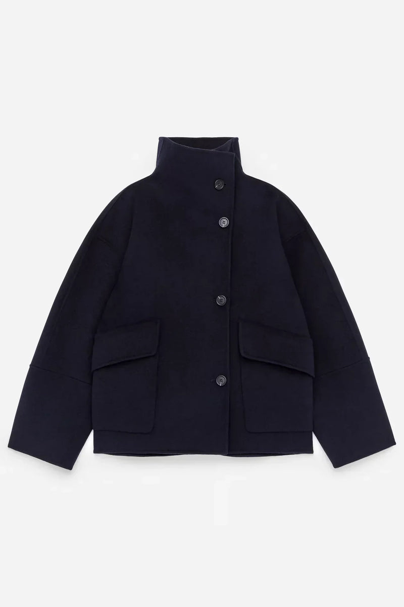 Chaqueta moderna y minimalista