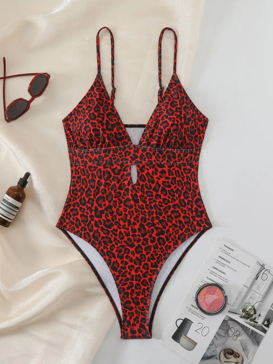Effortlessly Monokini With a Timeless Design