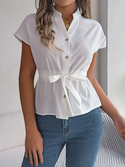 Fresco y femenino Camisa