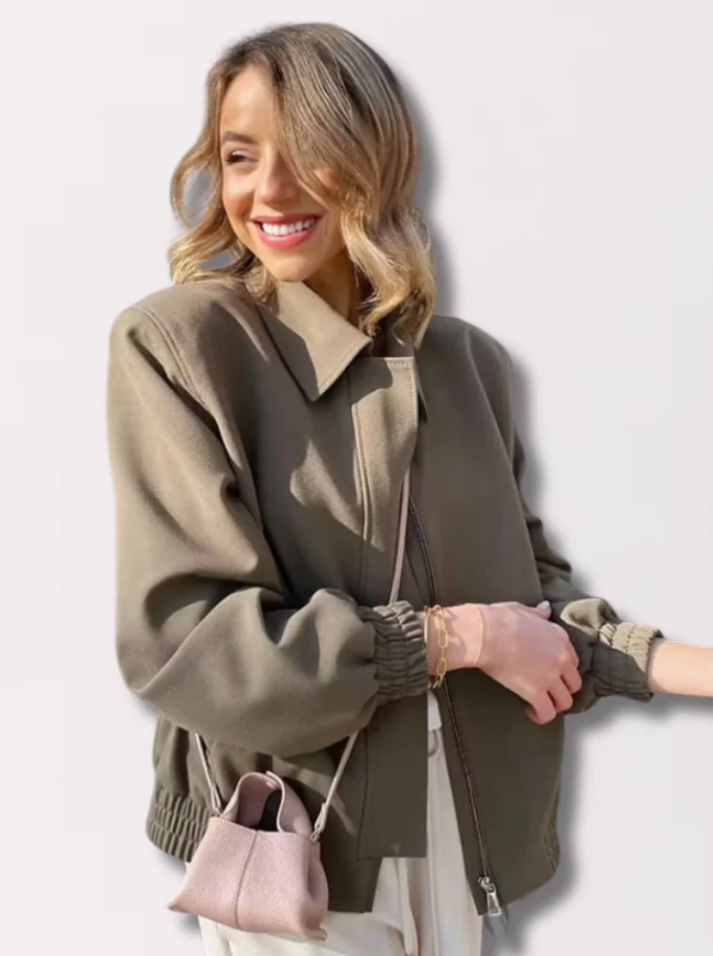 CM | Chaqueta acolchada con capucha para mujer