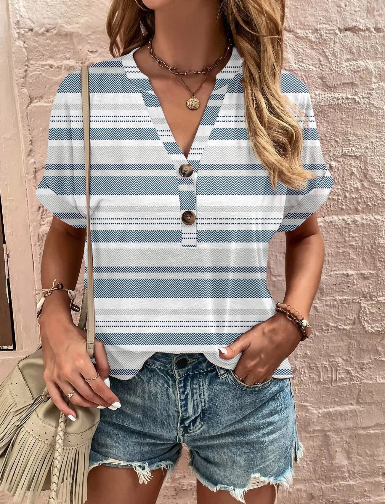 Fresco y femenino Camisa
