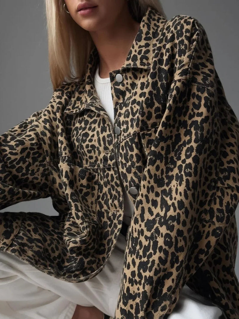 CM | Chaqueta vaquera con estampado de leopardo para mujer