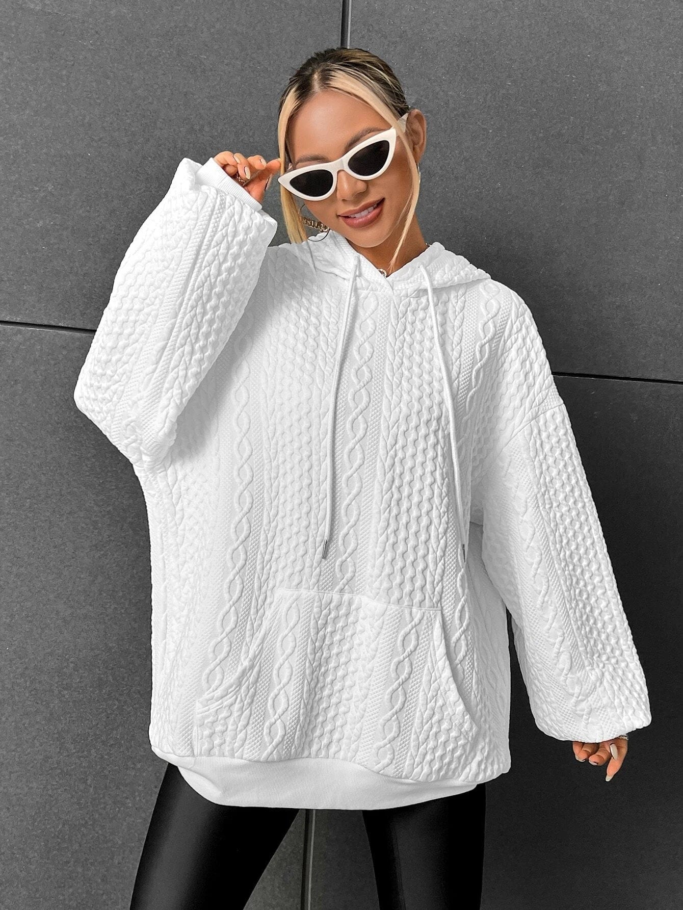 CM | Sudadera con capucha elegante y cómoda