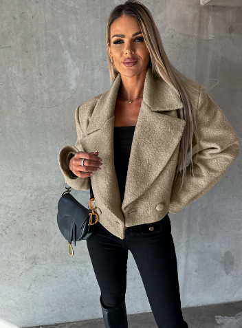 CM | Chaqueta larga con botones y bolsillos