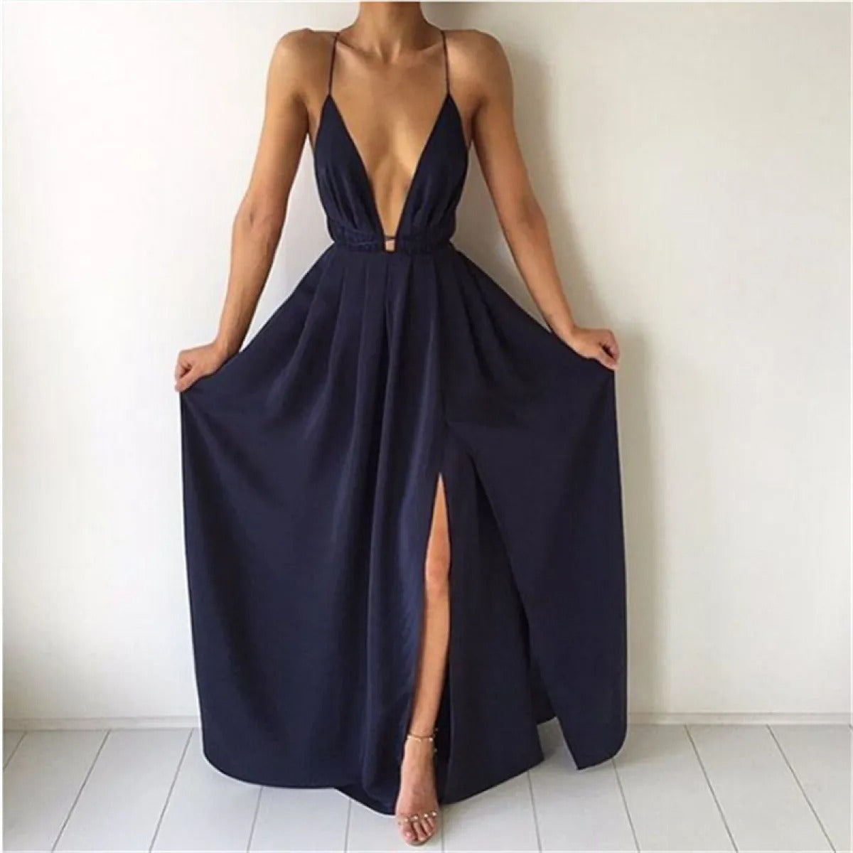 KL | Romántico vestido midi de tul con escote en V