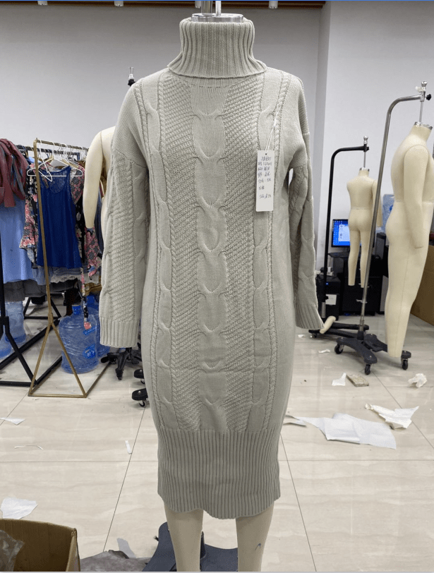 CM | Jersey de cuello alto de punto trenzado y holgado 2024