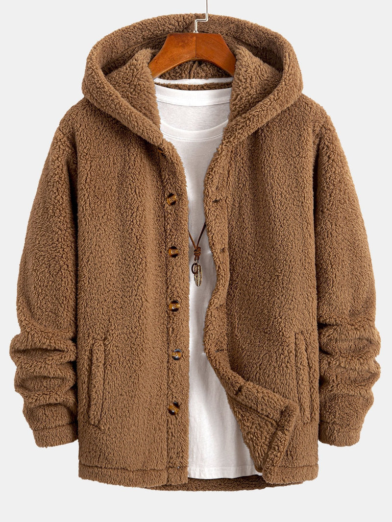 KL MW | Ravo™ confeccionada en acogedor forro polar de peluche con capucha y cierre de botones.