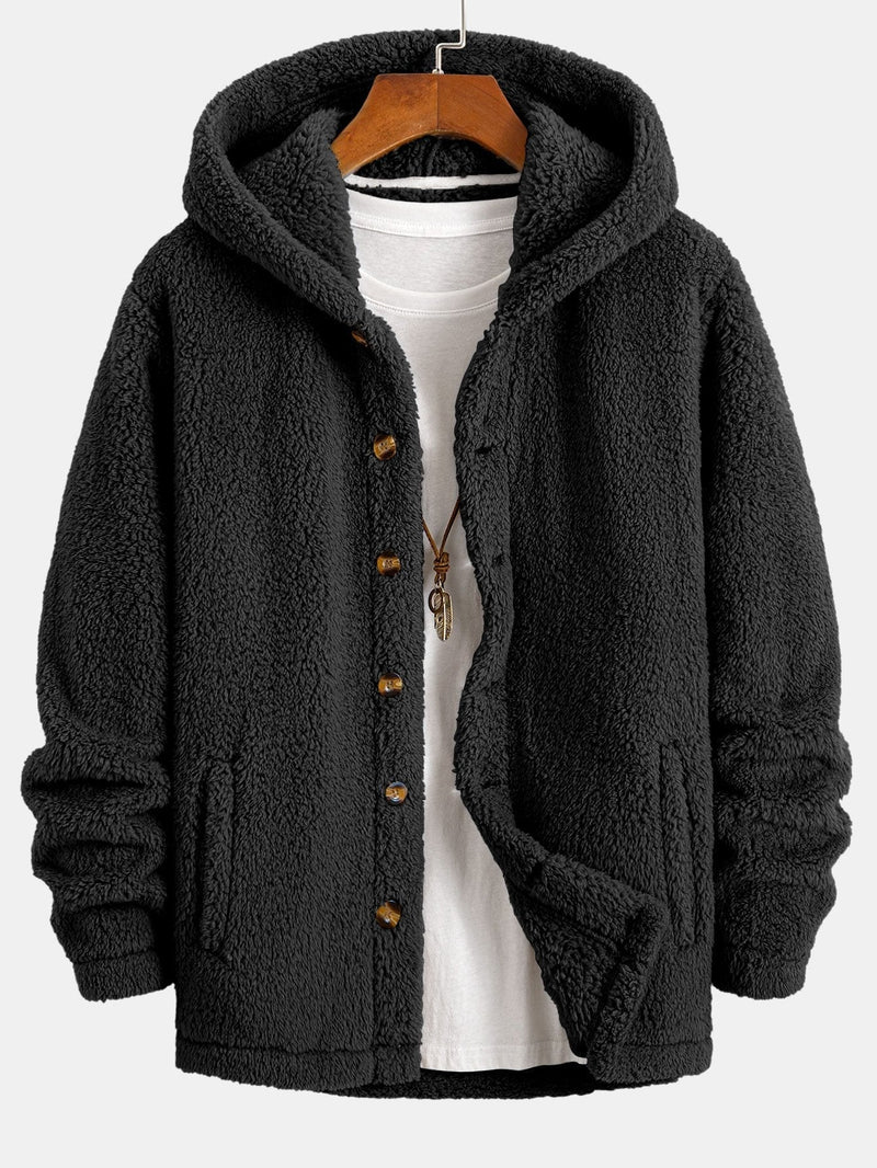 KL MW | Ravo™ confeccionada en acogedor forro polar de peluche con capucha y cierre de botones.