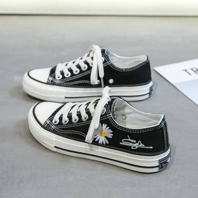 CM | Corte bajo con zapatillas de estampado floral