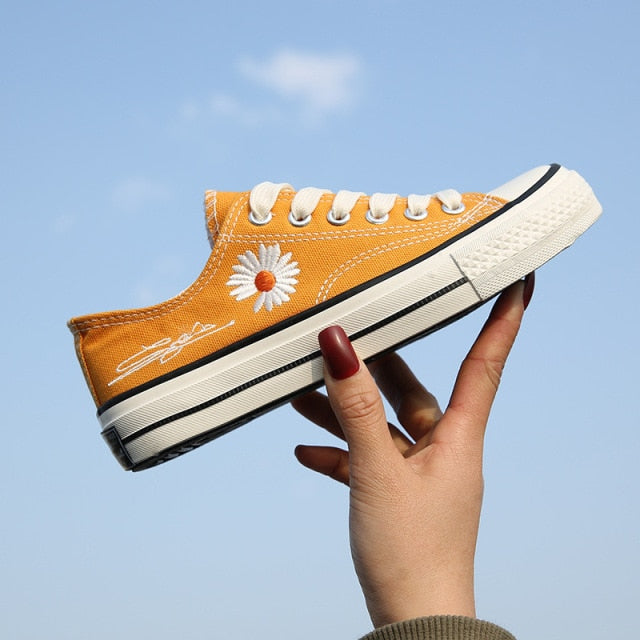 CM | Corte bajo con zapatillas de estampado floral